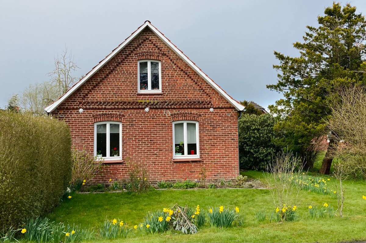 Charmantes Haus mit Garten/Nähe Elbmündung