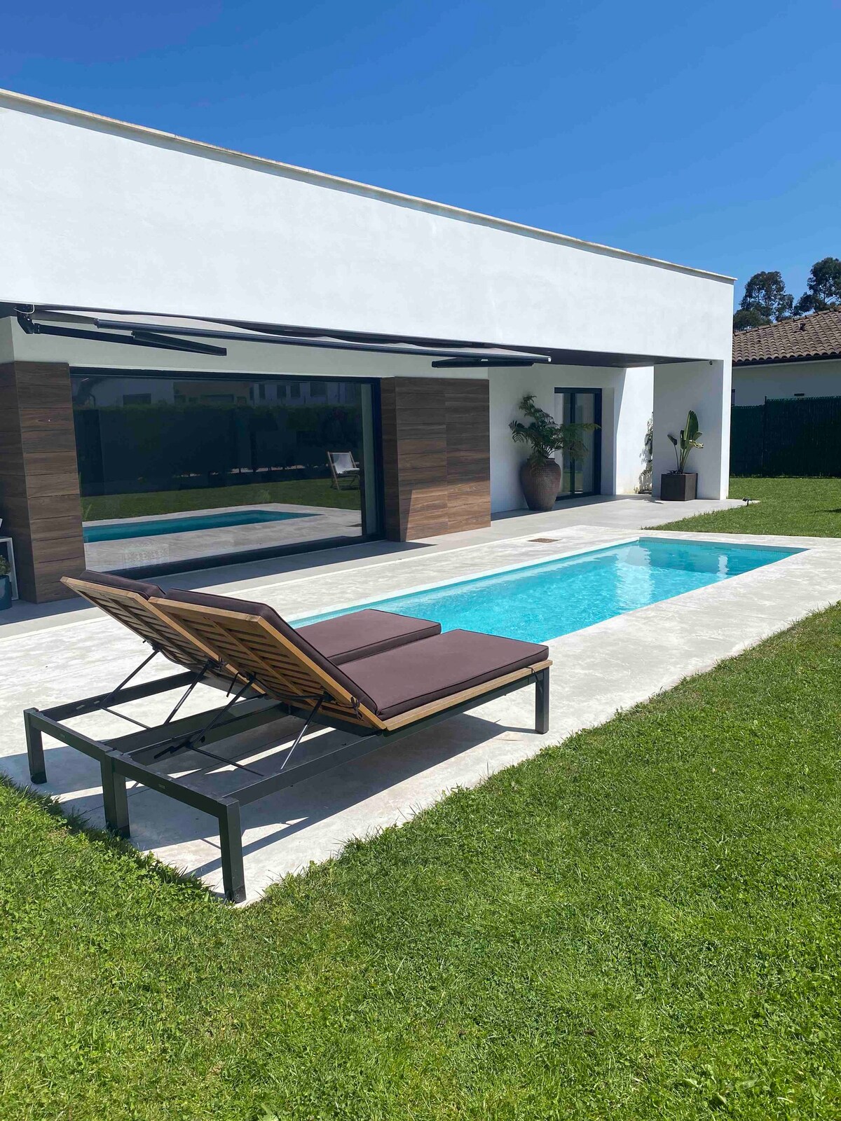 Agradable casa con piscina