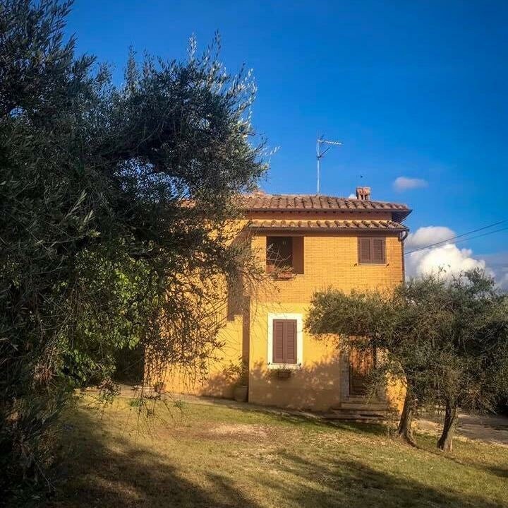 Casa di campagna immersa nelle colline umbre