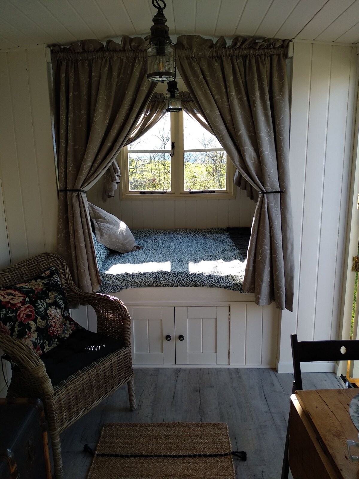 The Shepherd 's hut at Les Aulnaies