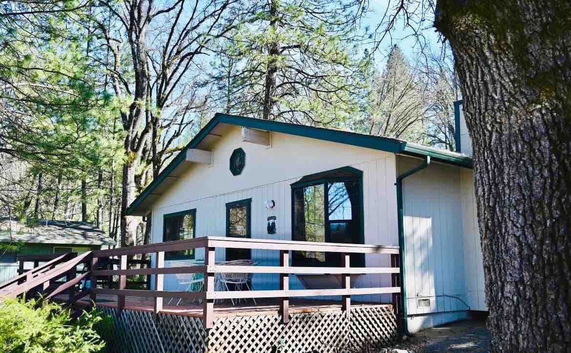 Cozy Home at Yosemite Gateway!