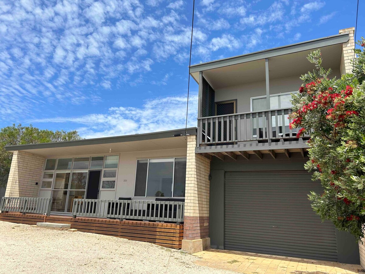 Sunnyside - a 200m skip to the boat ramp