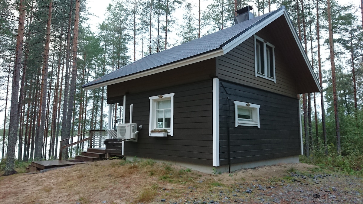 Mökki järven rannalla - Cottage by the lake