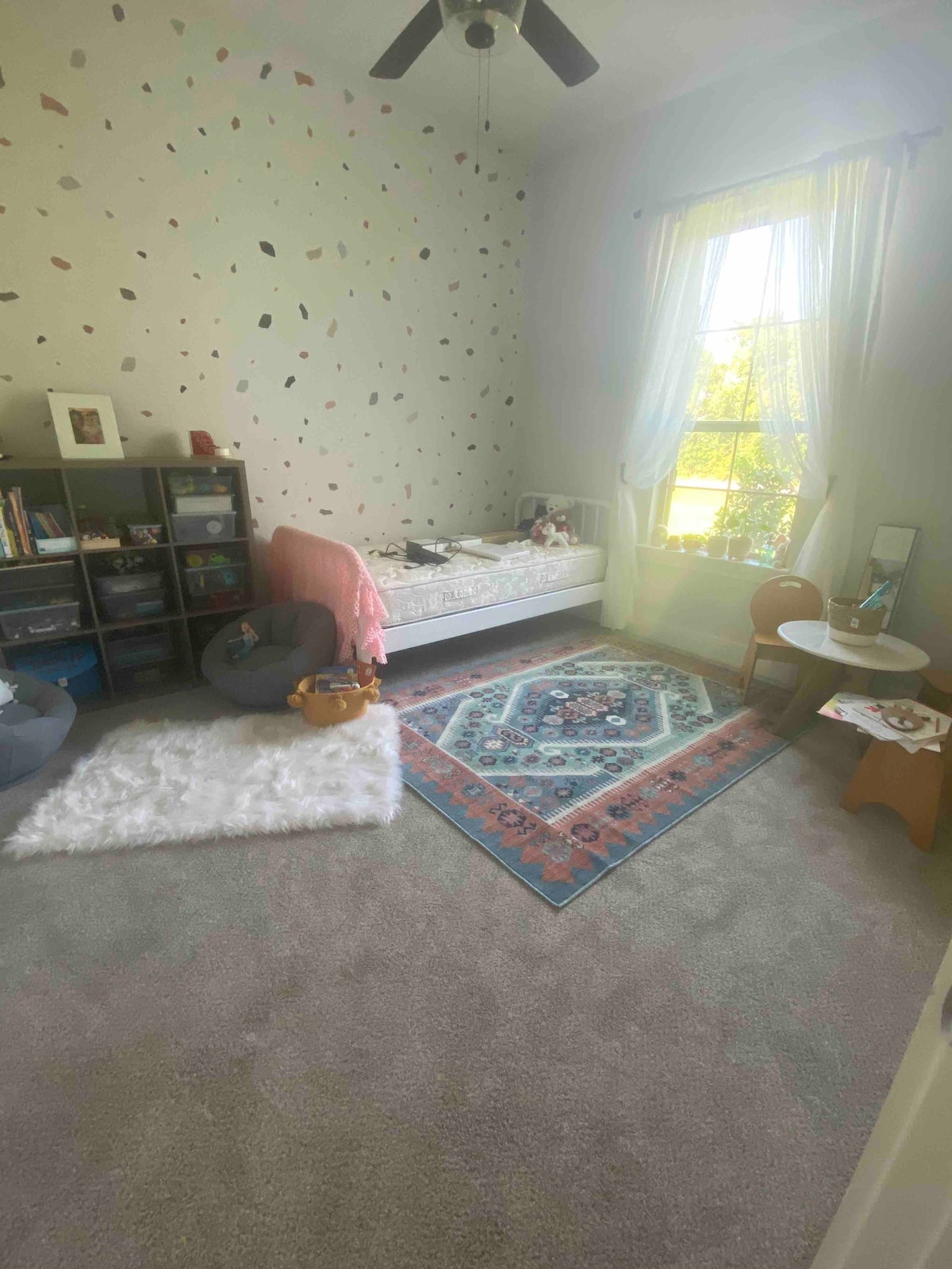 Cheerful 4 bedroom home! Kid and dog friendly