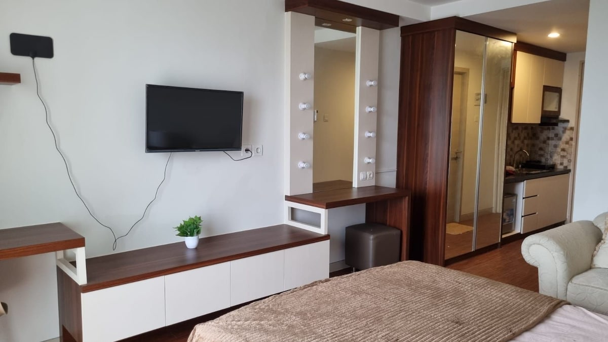 Yogya City View and Lap Golf Apartment Room Hyatt