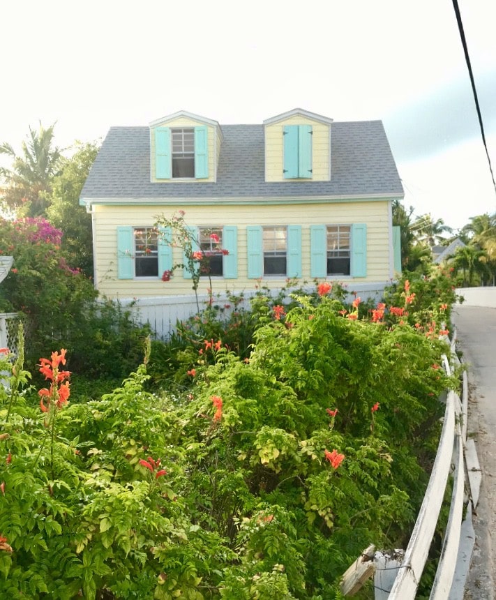 Hopetown Settlement的Yellow Bird Cottage