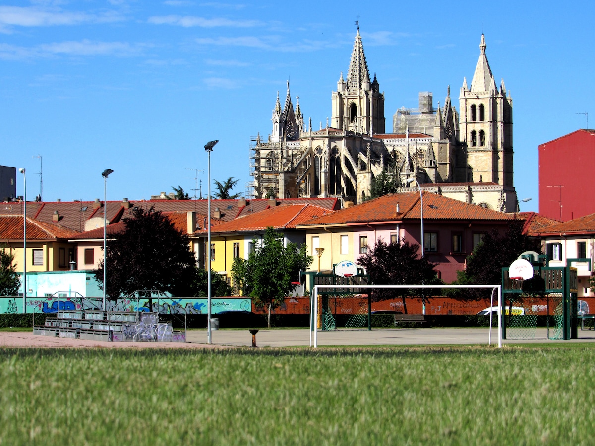 Parking Gratis. Parques de la Catedral de León