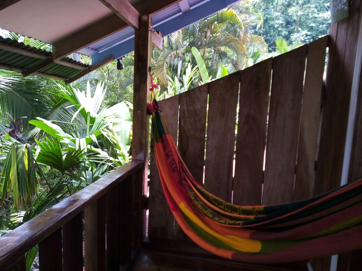 Treehouse bedRoom.BEACH 100 meters in the jungle