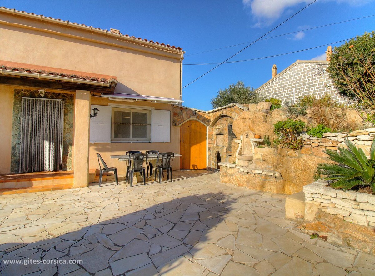 " Chez Doudou" Maison vue sur la mer