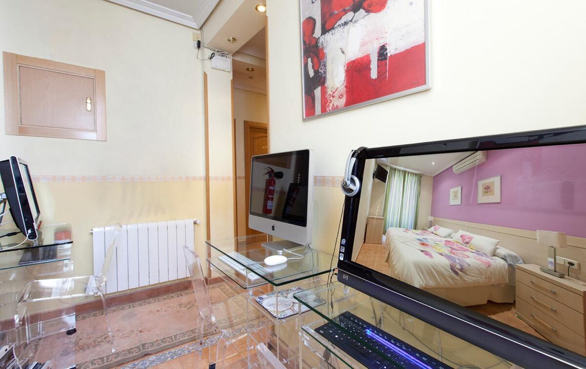 Superior double room, private bathroom, wifi