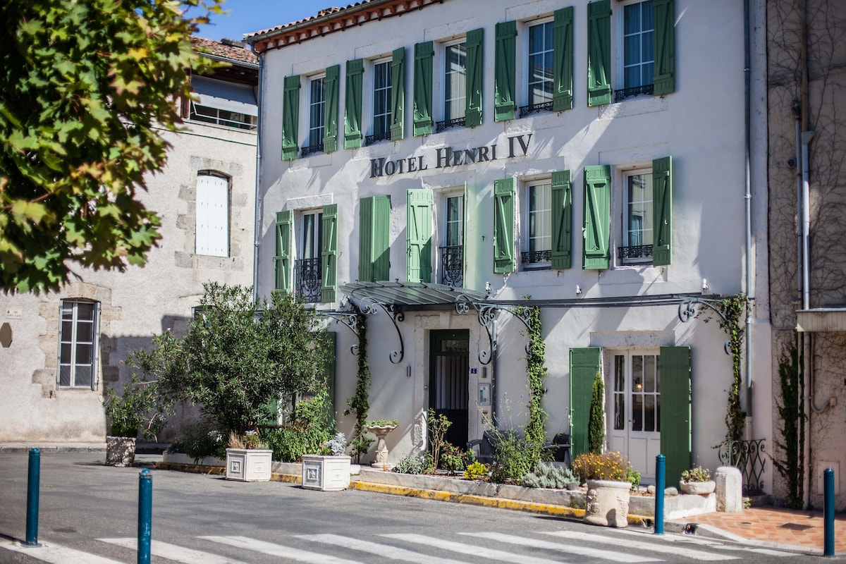 Chambre Supérieure dans un Hôtel de Charme à Nérac