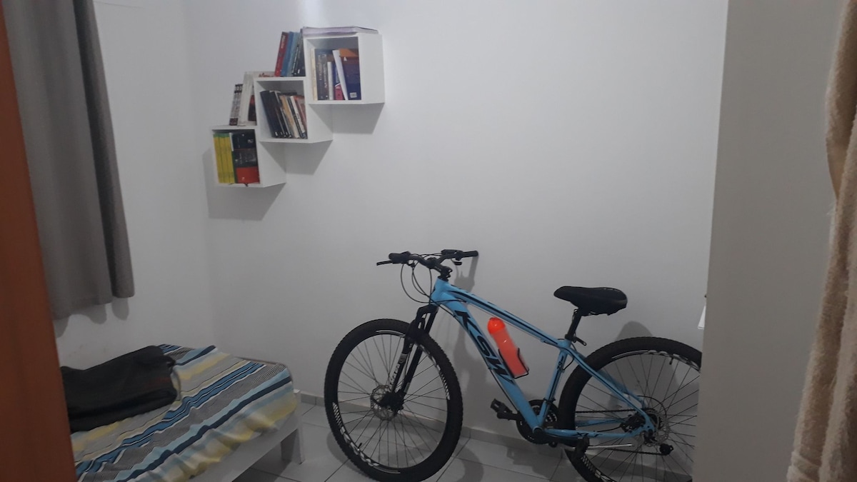 Apartamento ao lado da UFMS/com garagem.