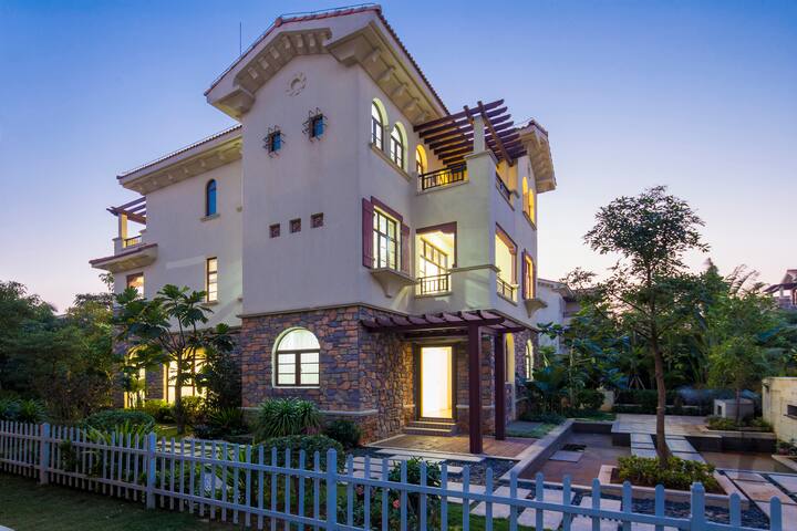 海口澄迈盈滨半岛豪华欧式独栋四居泳池别墅