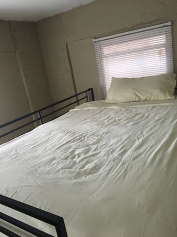 comfy full size top bunk bed