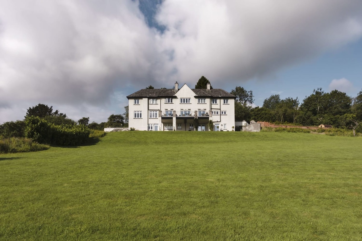 Lyth Valley - X6 Bed Cumbrian Country House