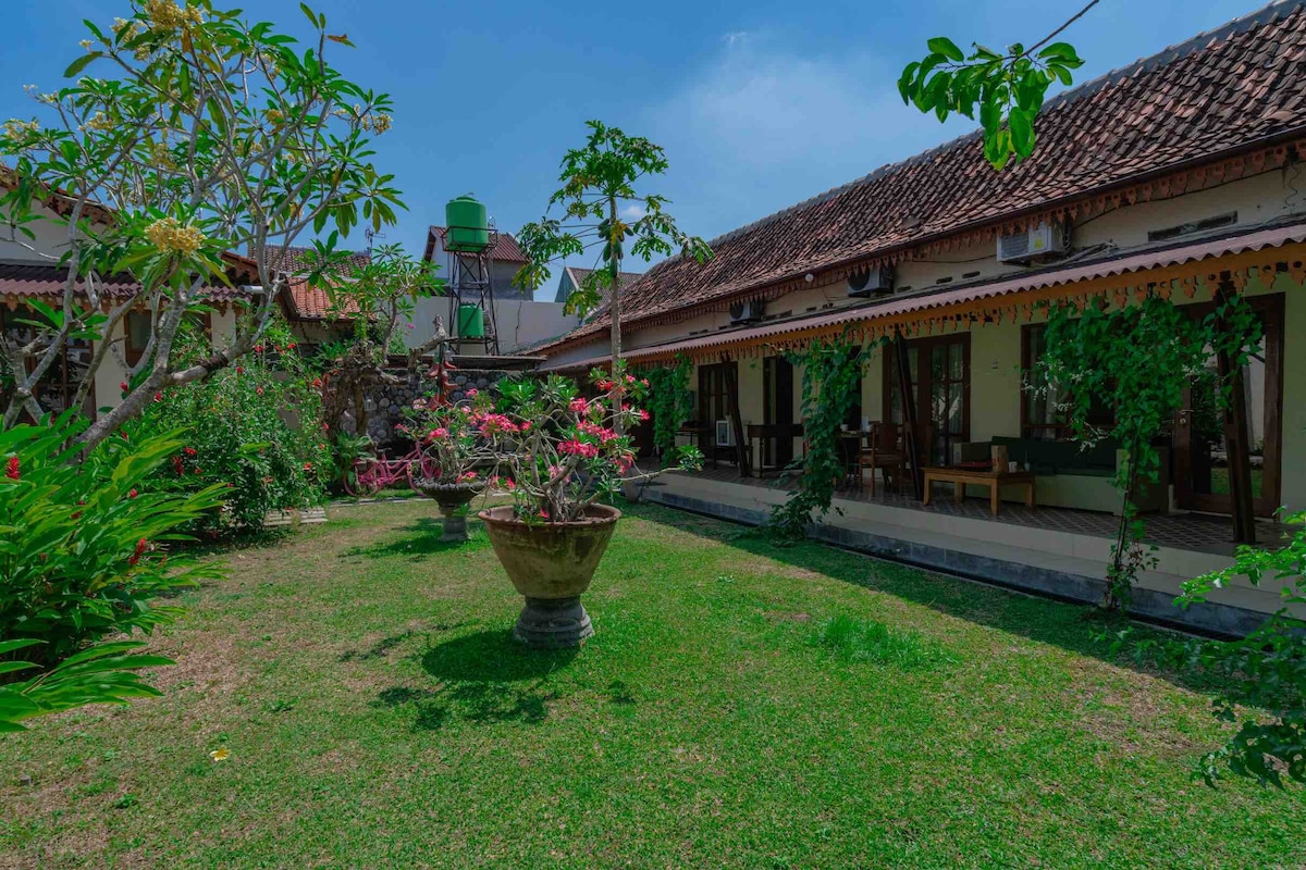 Veranda Java - Traditional & Modern Javanese Villa
