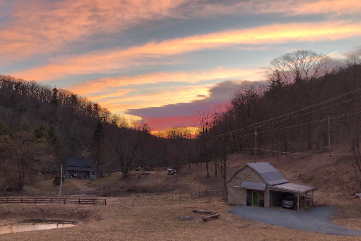 Spencer 's Barn - Between Boone & Blowing Rock