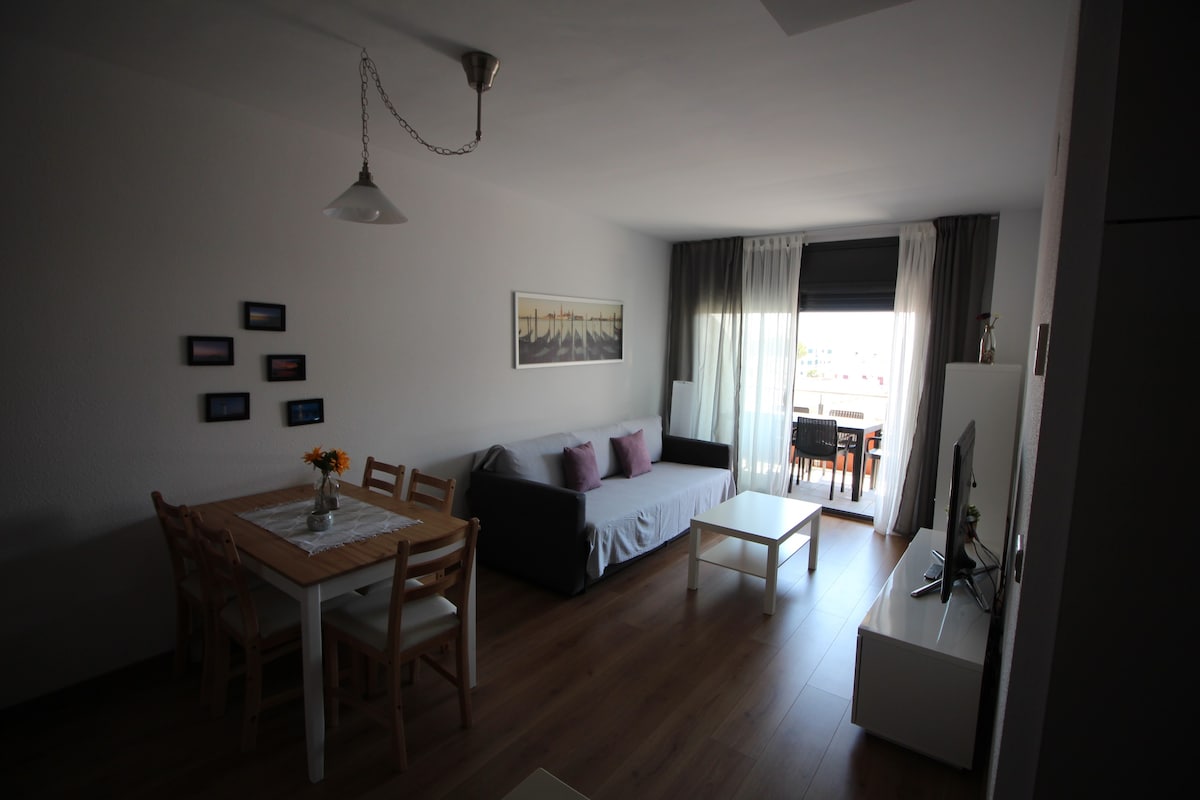 Holidays apartment in luxury complex.Wifi/Parking.