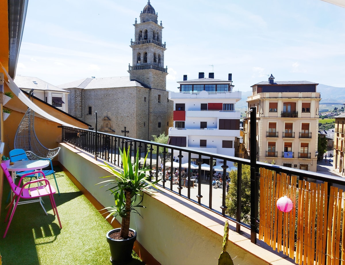 历史悠久的中心公寓，位于卡米诺（ Camino ）的阳台上