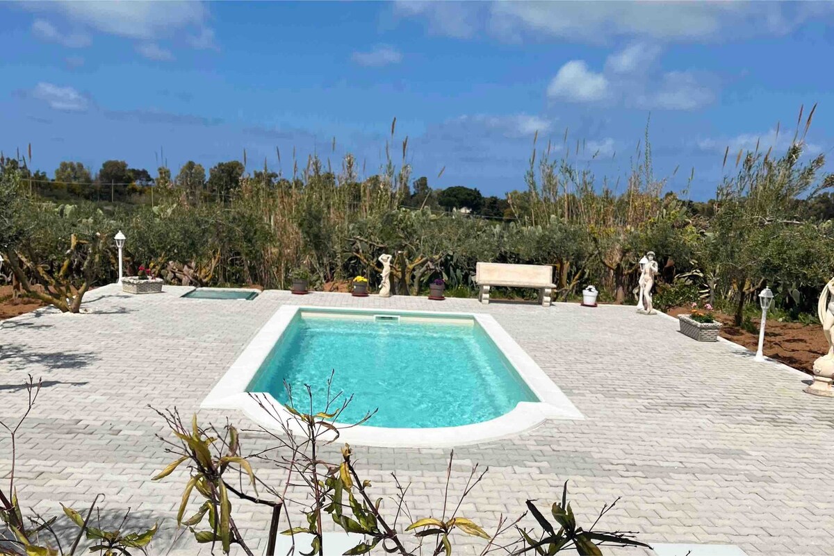 Villa lux Con Piscina Balestrate sicily “M.N.