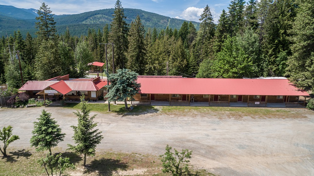 Rustic Mountain Lodge Victoria Cabin 1 Queen