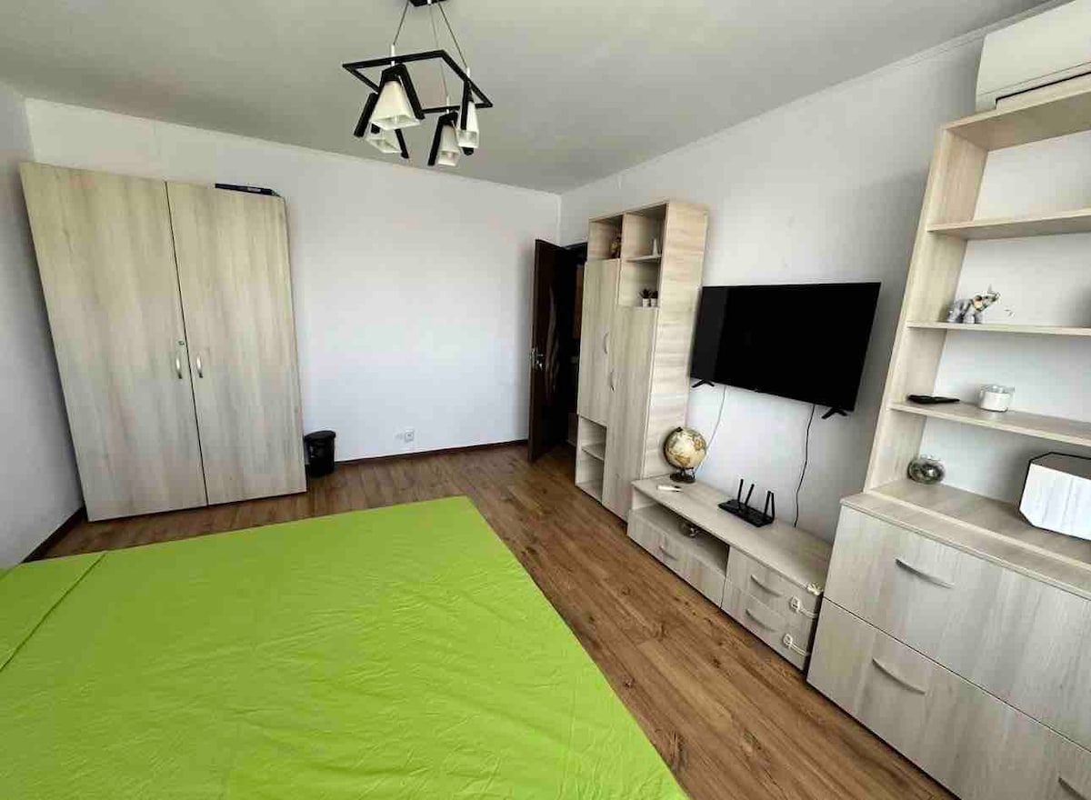 Charming central apartment w/ 2BRs (double beds)