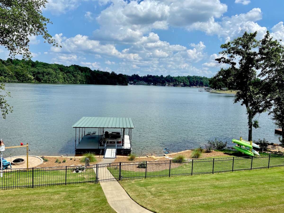 Blue Heron Hideaway Lakeside Retreat