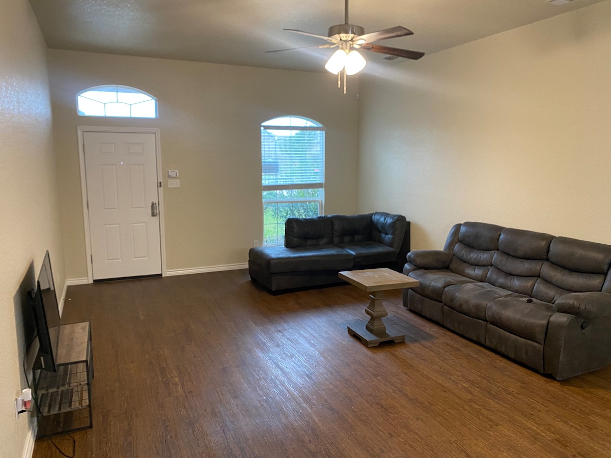 Private Room in South Killeen