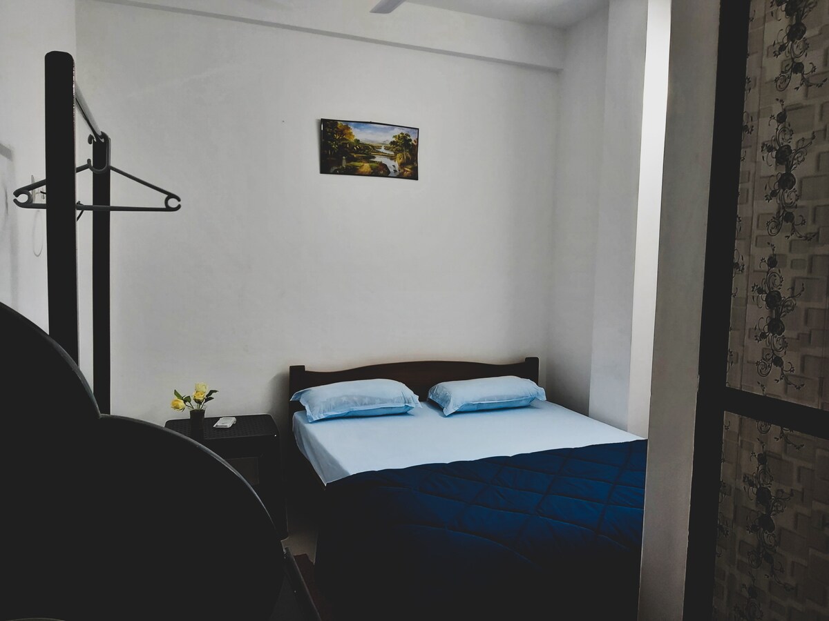 AC bedroom holiday home with Wi-Fi, in Panjim, Goa