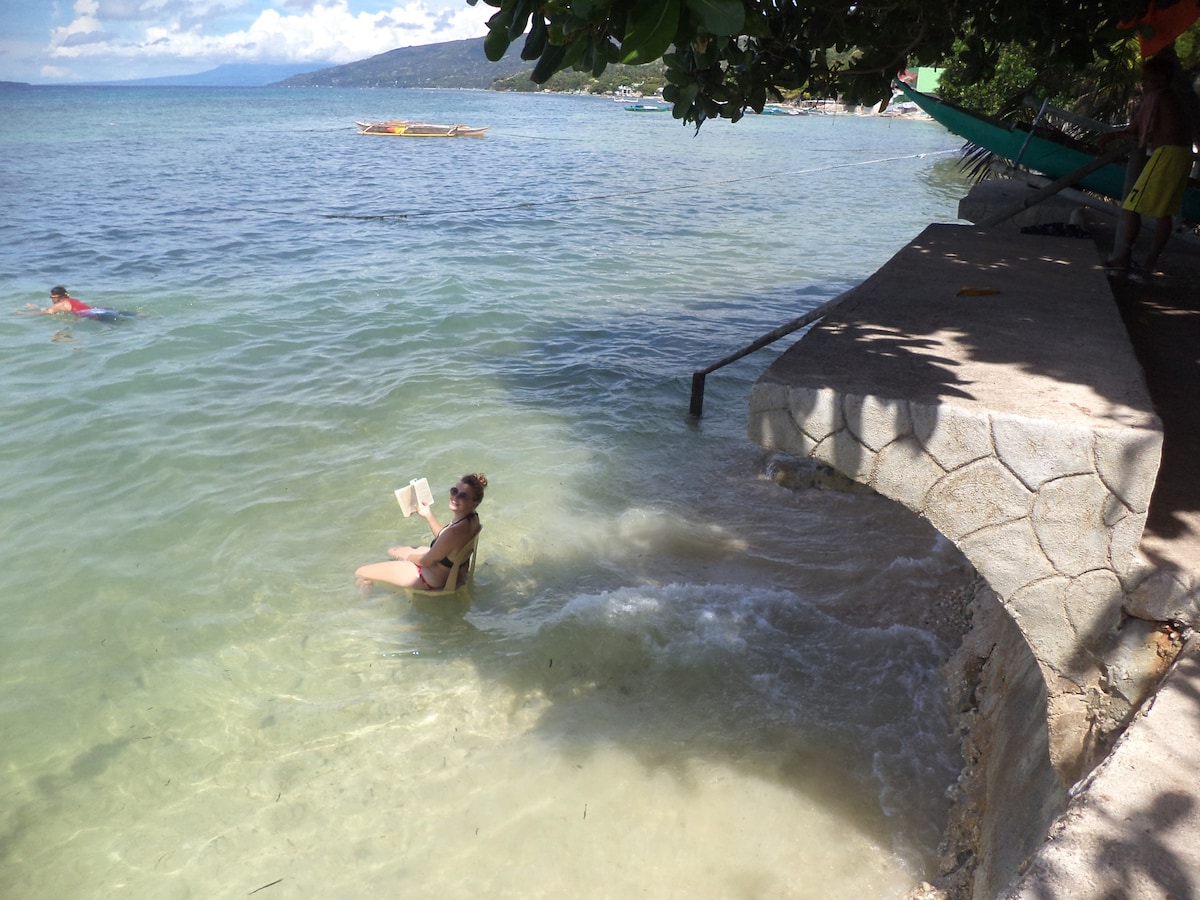 OSLOB JR 's Cottage for a Couple (Fan Rm) Beachfront