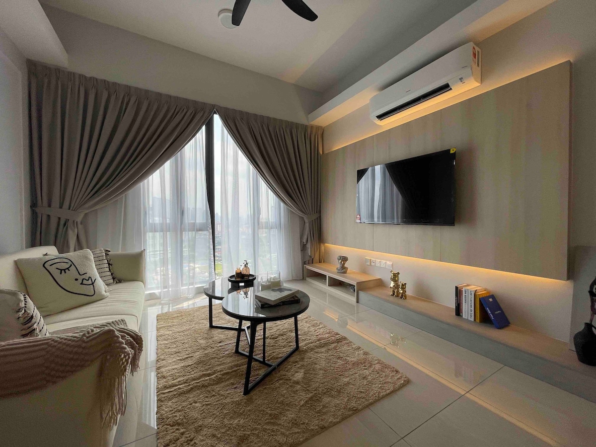 KL Sentral/Bangsar 2BR 4pax Luxury Suite