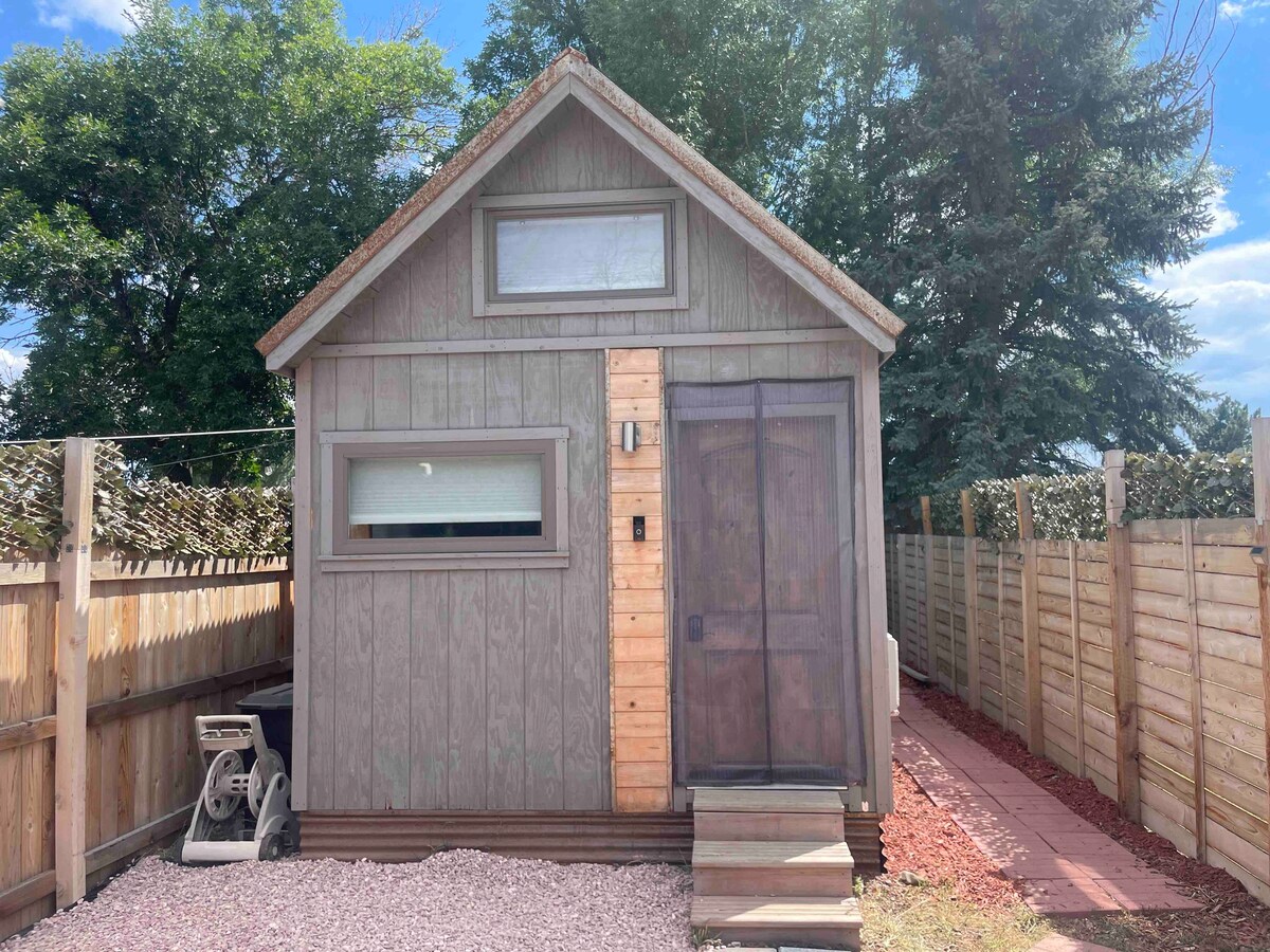 Tiny House w/ outdoor sauna and cold plunge