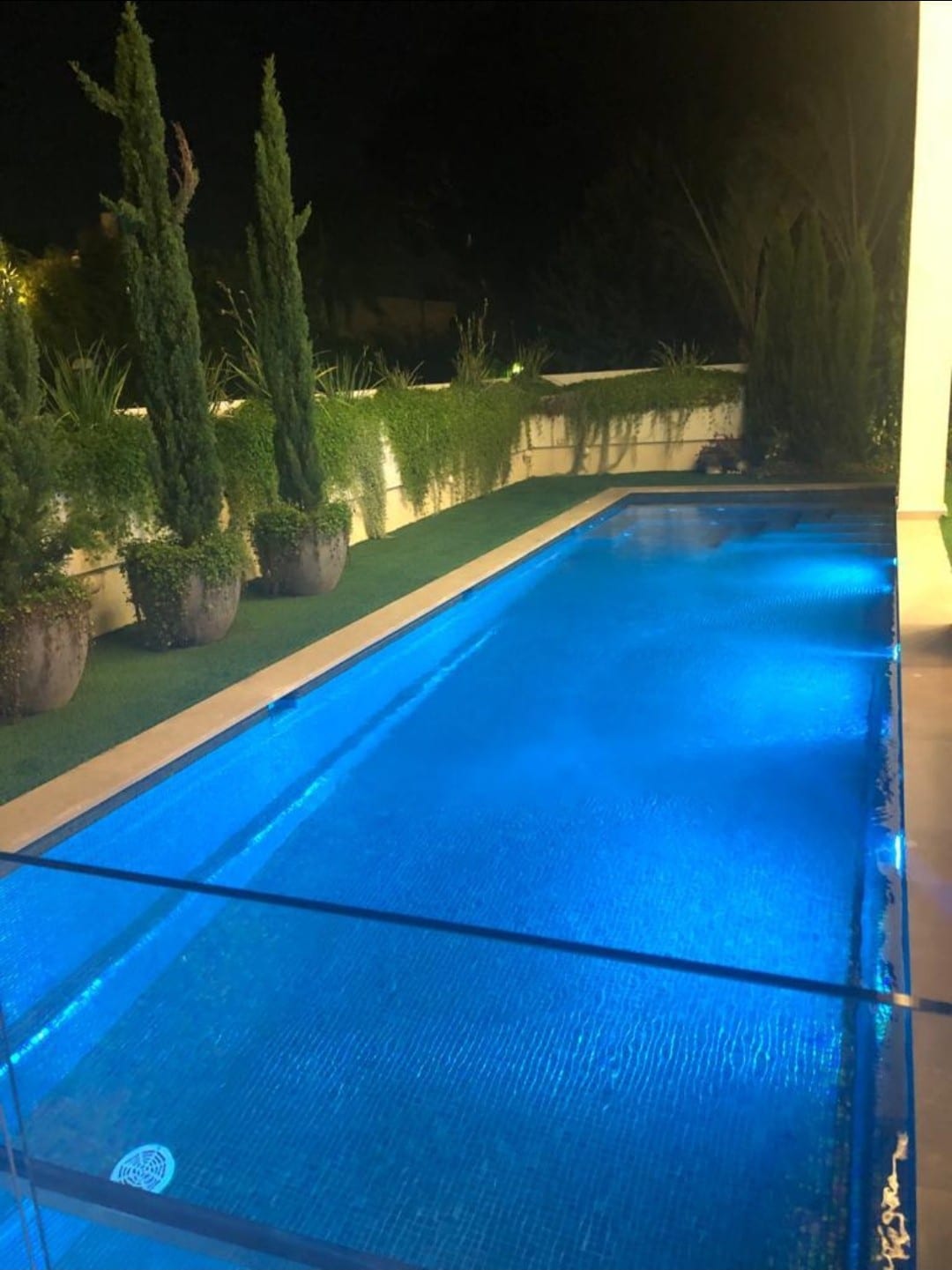 西拉马特哈沙龙（ West Ramat Hasharon ）全新别墅透明泳池