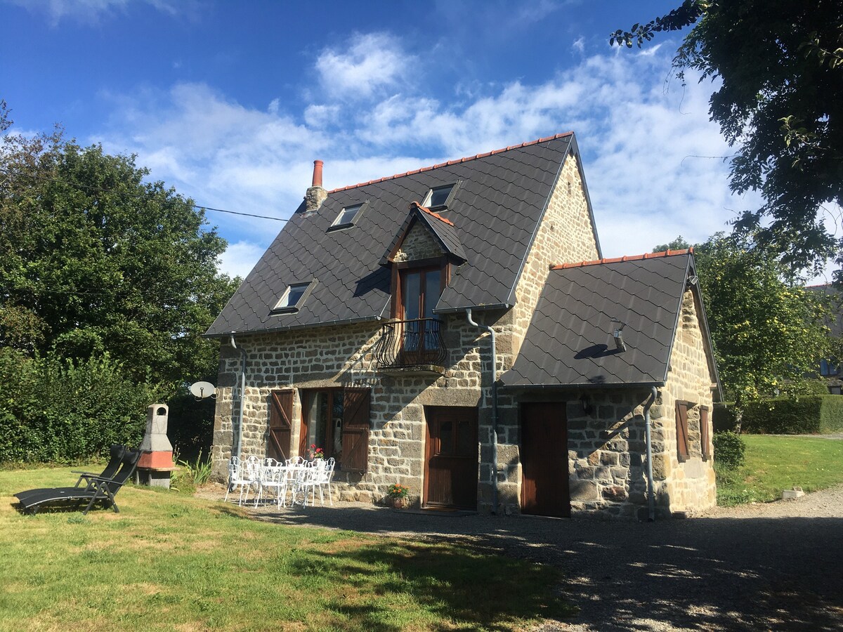 La Hussaire - The Gingerbread House Cottage