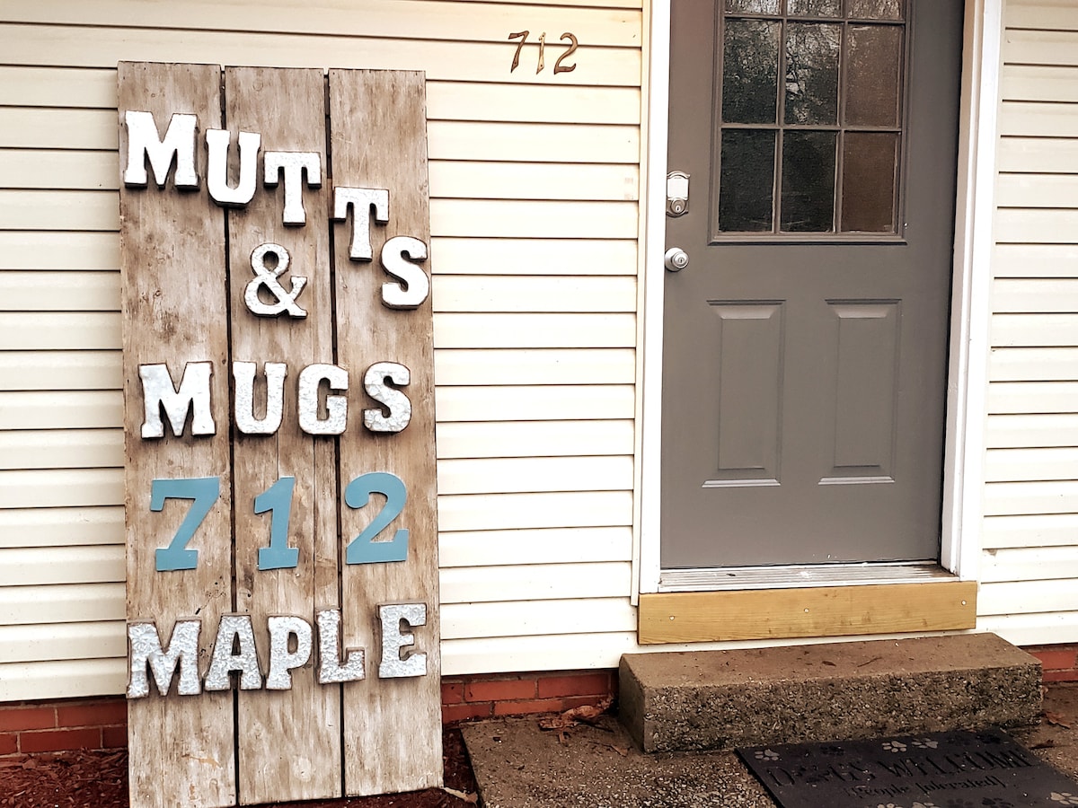 Mutts & Mugs on Maple