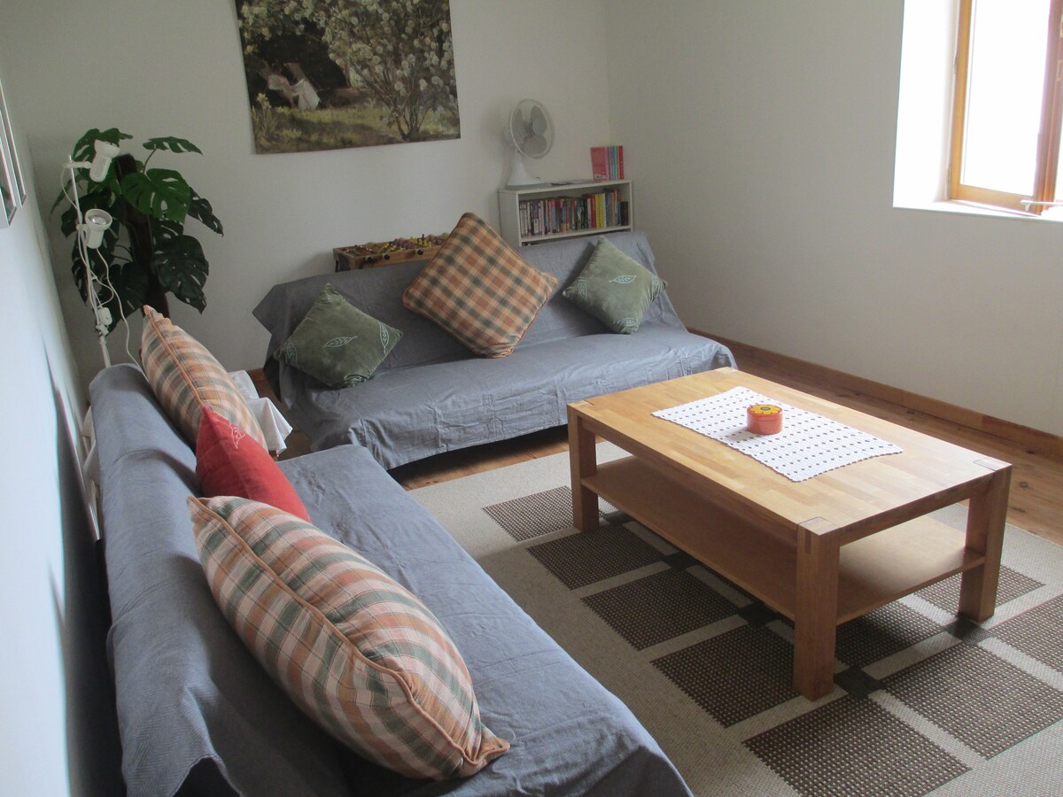 Courtyard Gite & Garden Overlooking Charente River