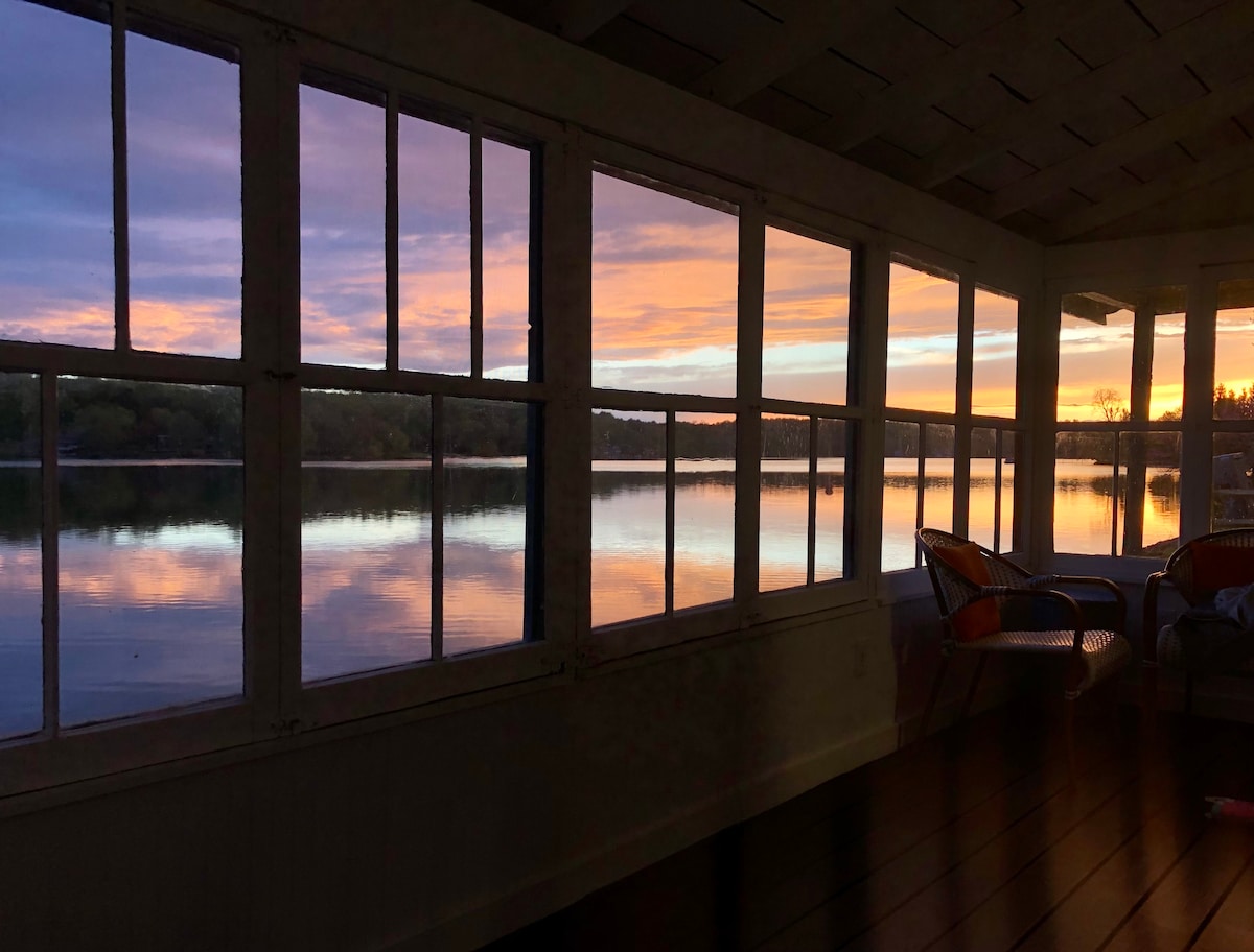 Lakeside Cottage on White Lake