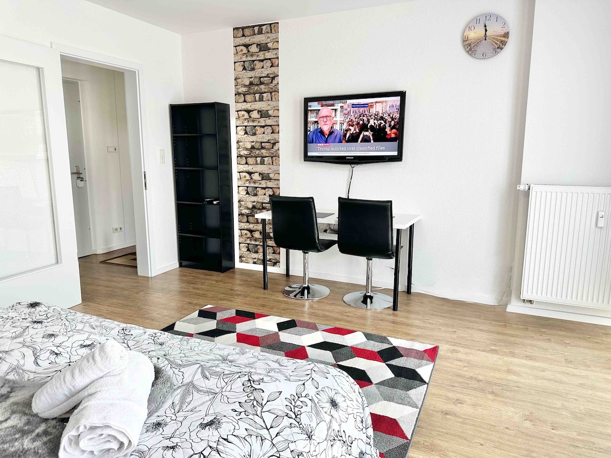 Central Apartment |Dresden Castle|WiFi| Shopping