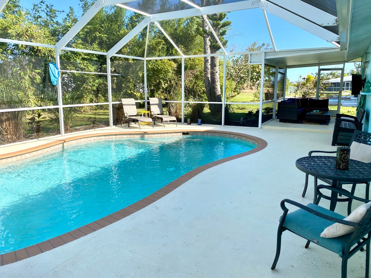 Near the GULF Pet Friendly Heated Pool Entire Home