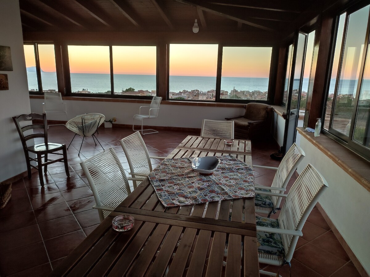 Perla别墅
露台，可俯瞰大海