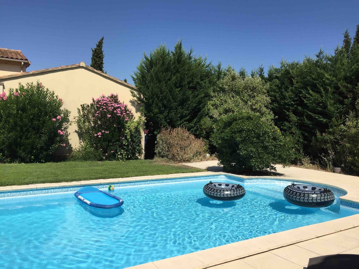 Fanny in Provence. Gite with large swimming pool