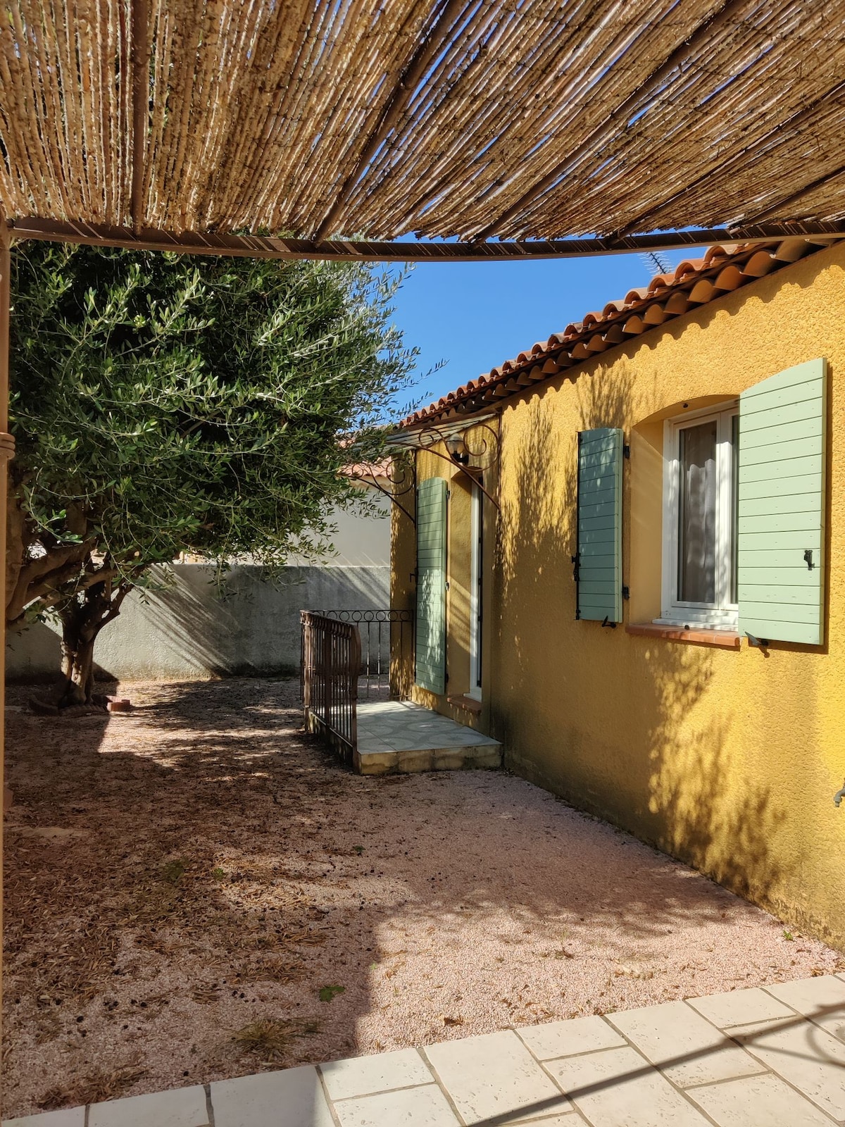 Appartement 4 personnes, au calme jardin, piscine