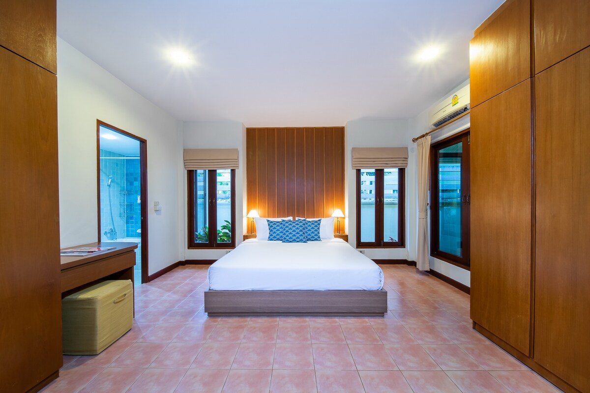 3 Bedroom Pool Villa in HuaHin Town