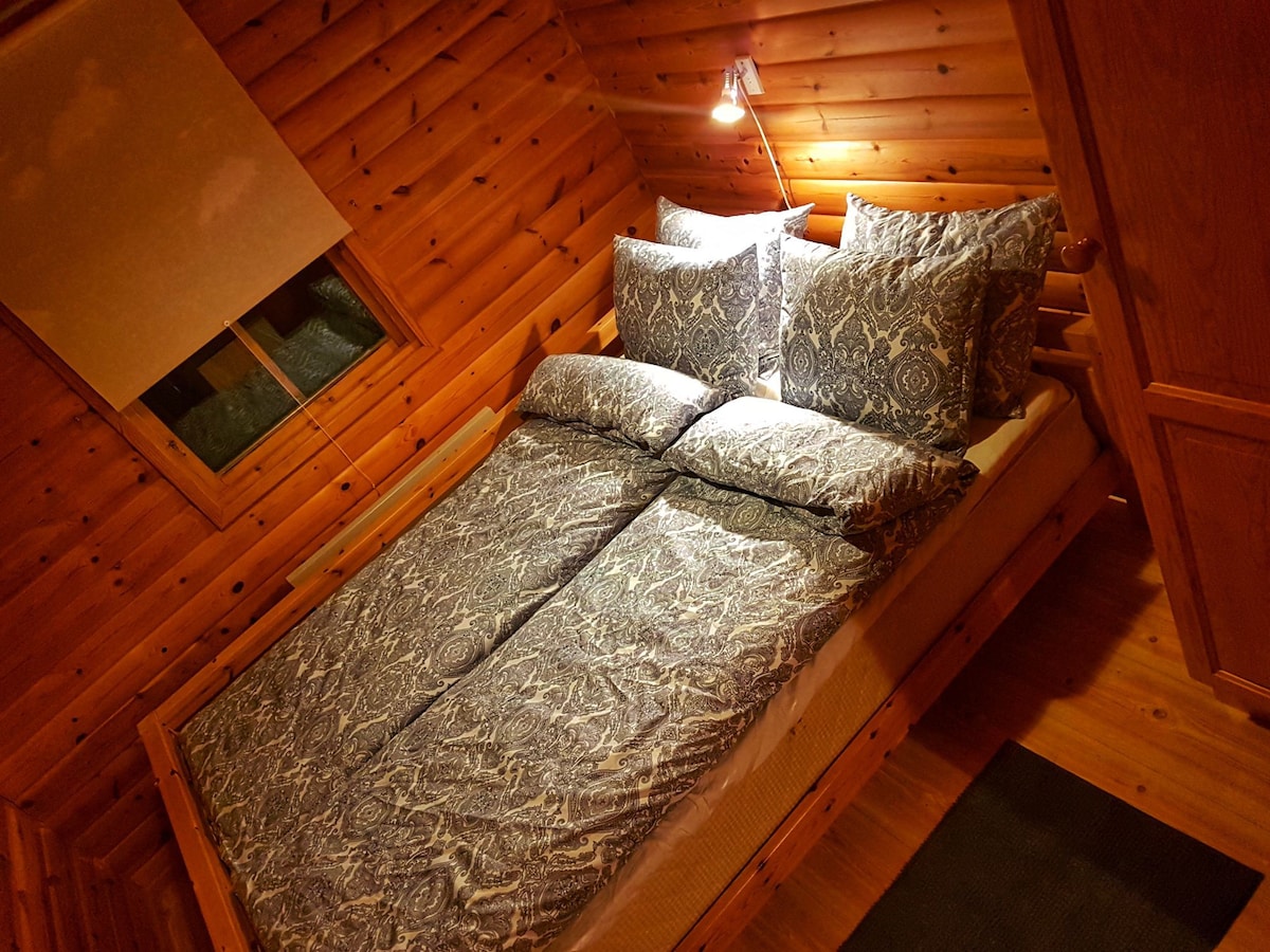 Småland的Näset 4 Green Cabin with boat