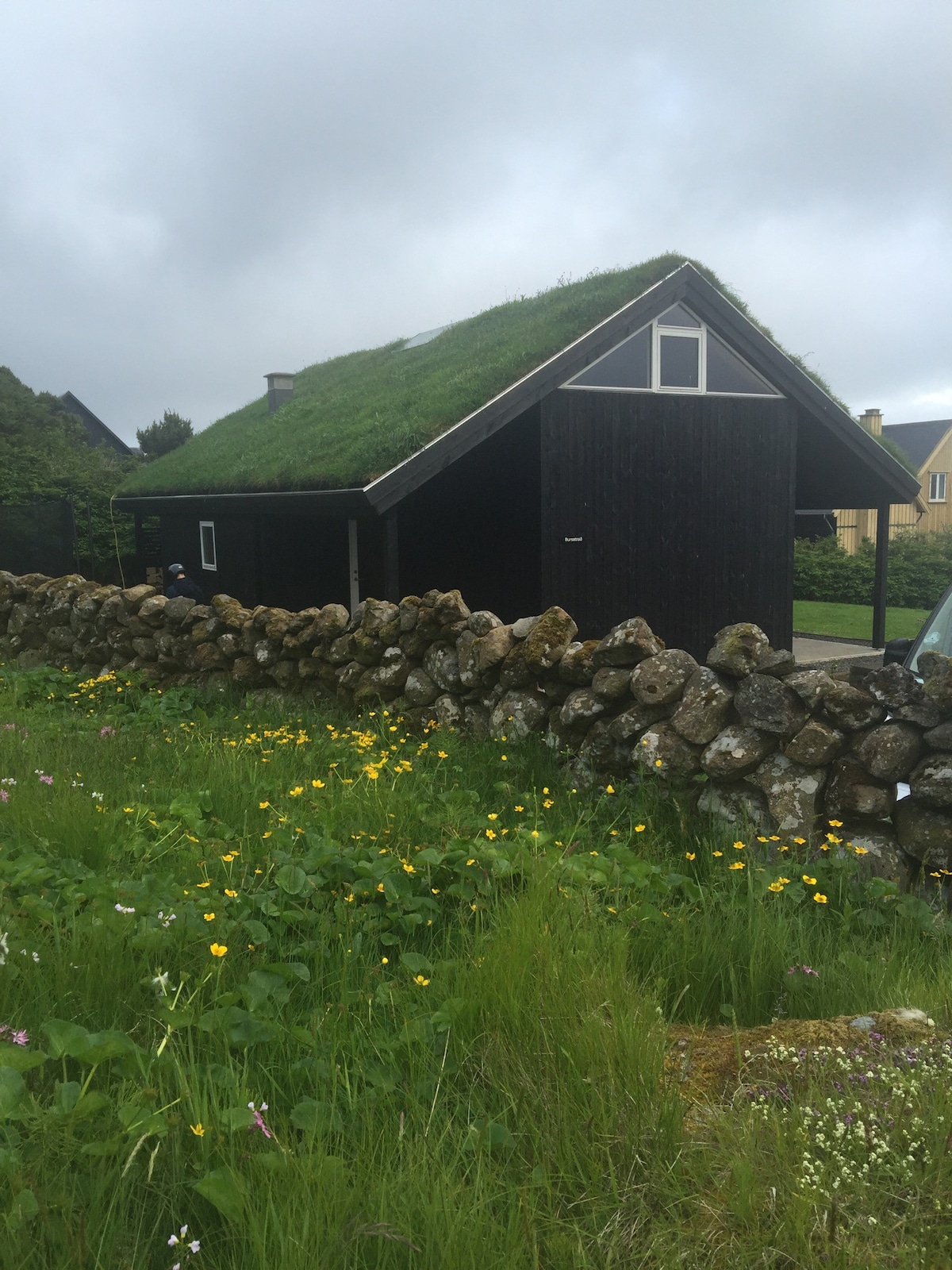 Færøerne, Hyggelig hytte med luksus faciliteter
