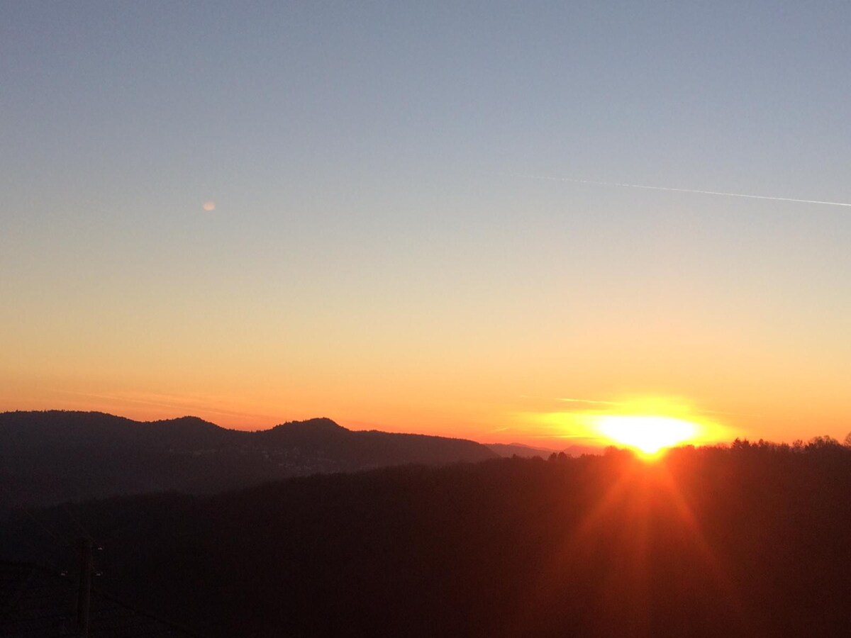 SUNRISE Ferienwohnung mit Balkon und Weitblick