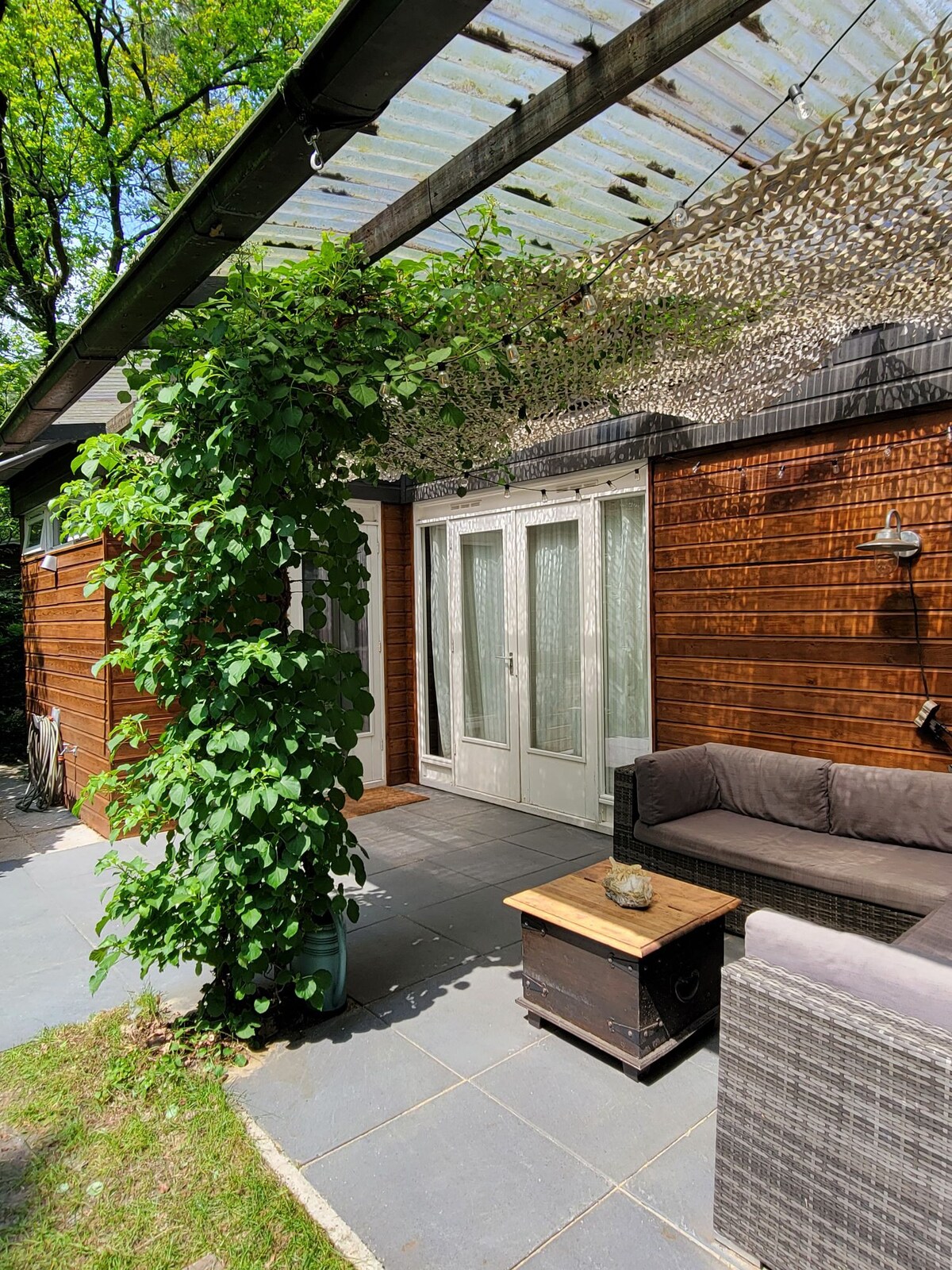 Bungalow in het bos evt met massage