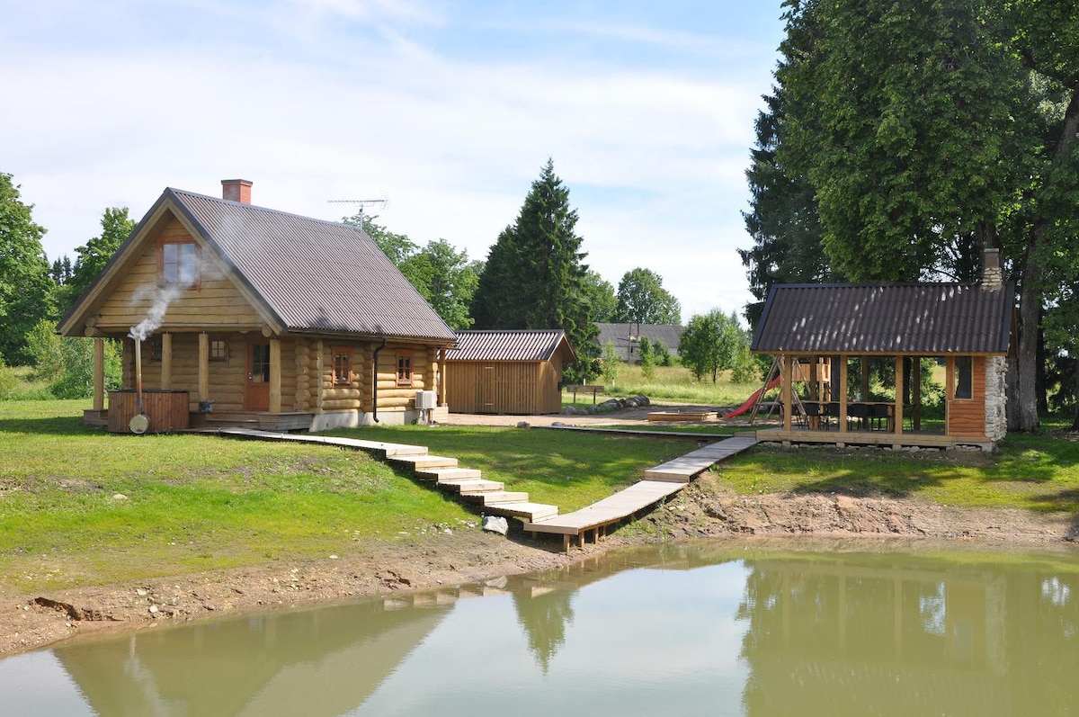 Paluküla乡村小屋，配有桑拿房、热水浴缸、烧烤设施