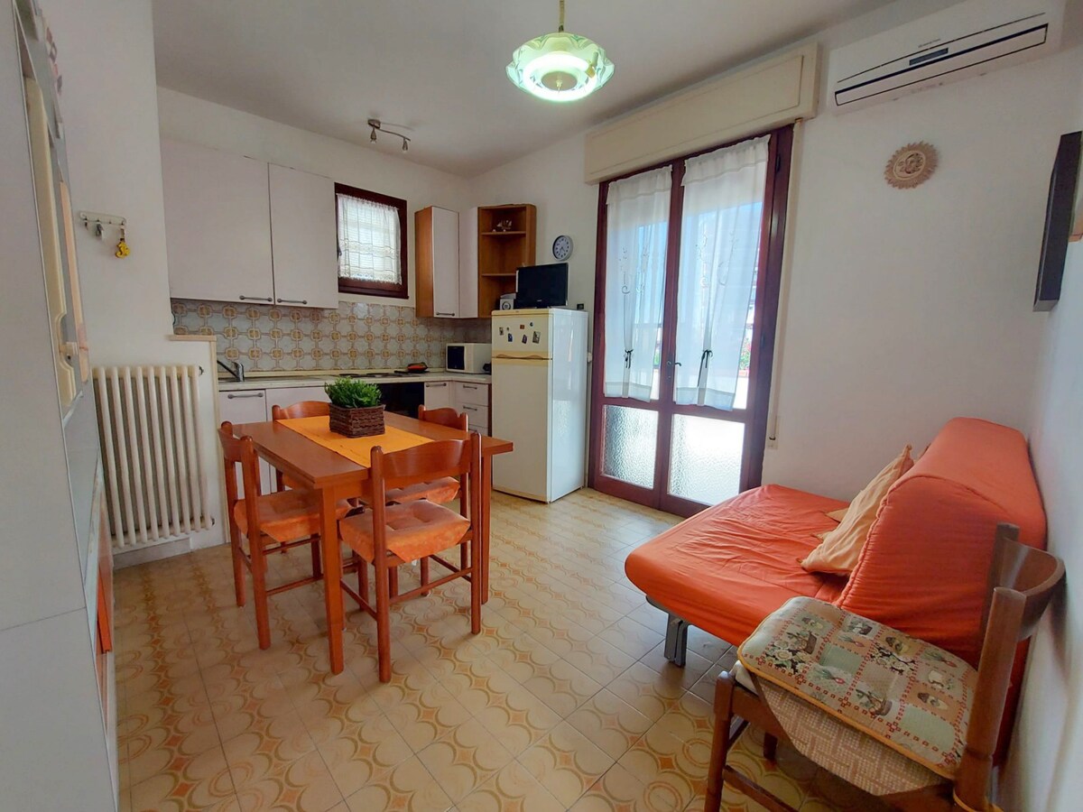 three-rooms apartment with air conditioning