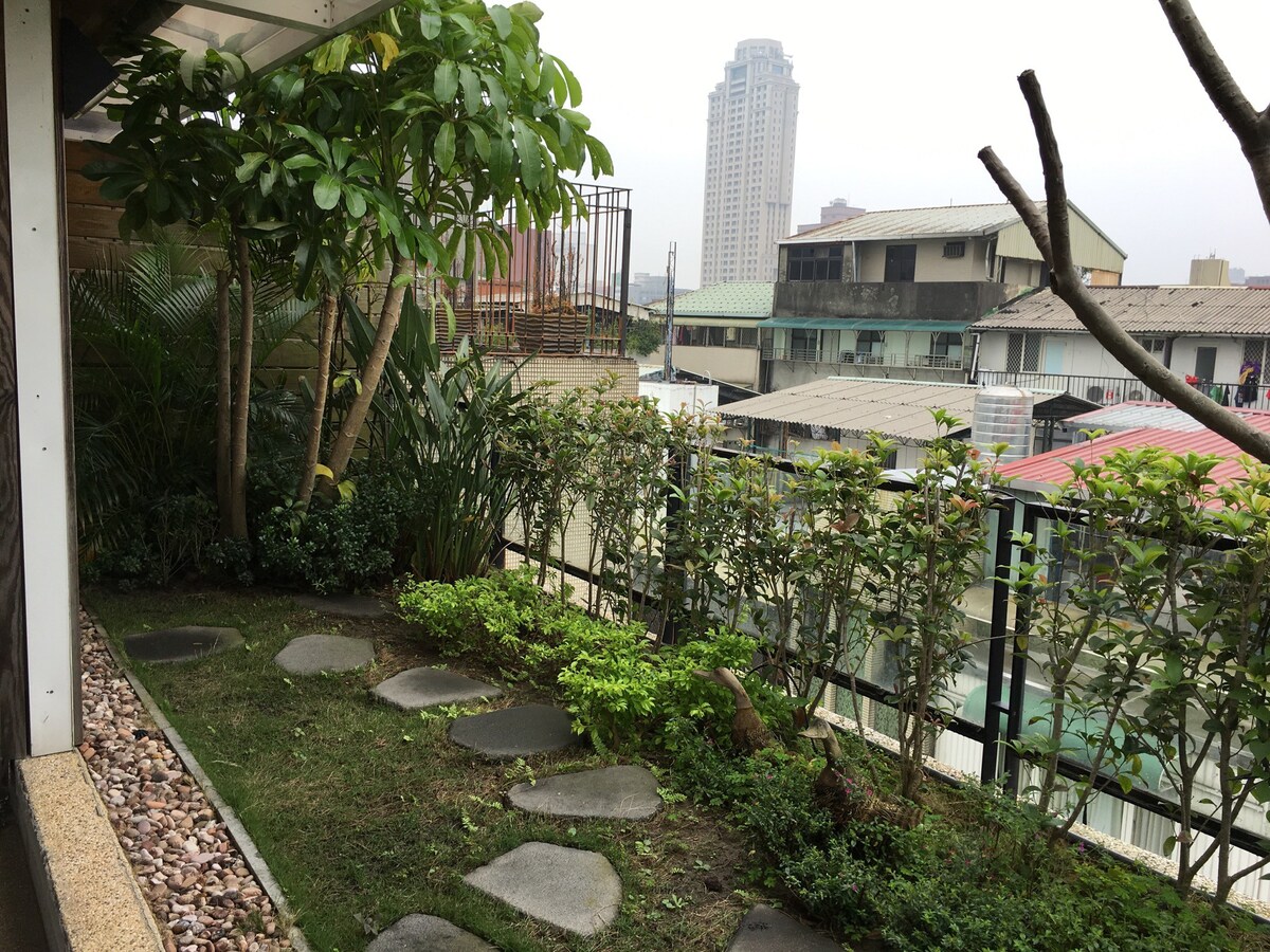 No Service now Downtown roof garden loft 台北屋上庭園ロフト